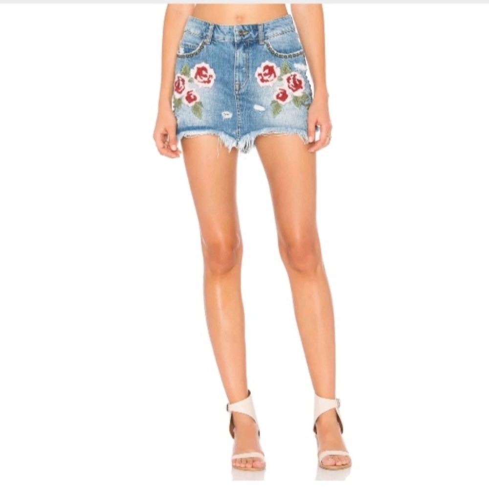 FREE PEOPLE EMBROIDERED FRAYED DENIM MINI SKIRT 24